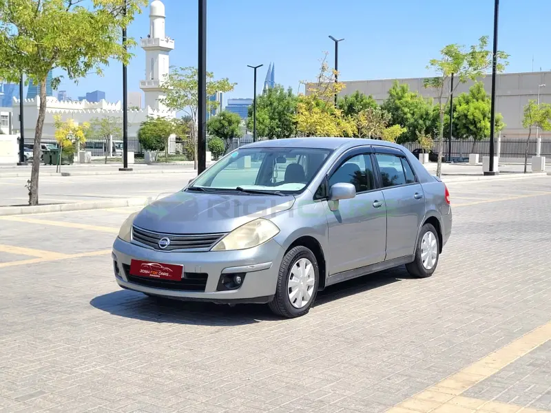  Nissan Tiida 